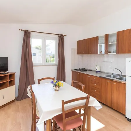 Holiday home Stunning Home In Okrug Donji With Kitchenette *