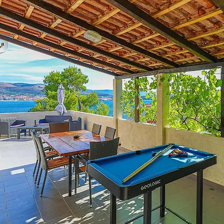 Stunning Home In Okrug Donji With Kitchenette * Donji Okrug (Ciovo)