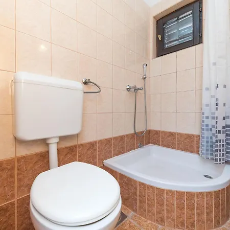 Stunning Home In Okrug Donji With Kitchenette * Donji Okrug (Ciovo)